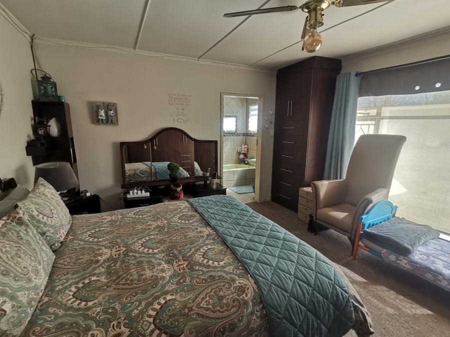 5 Bedroom Property for Sale in Senekal Free State